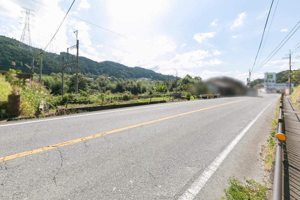 前面道路含む外観