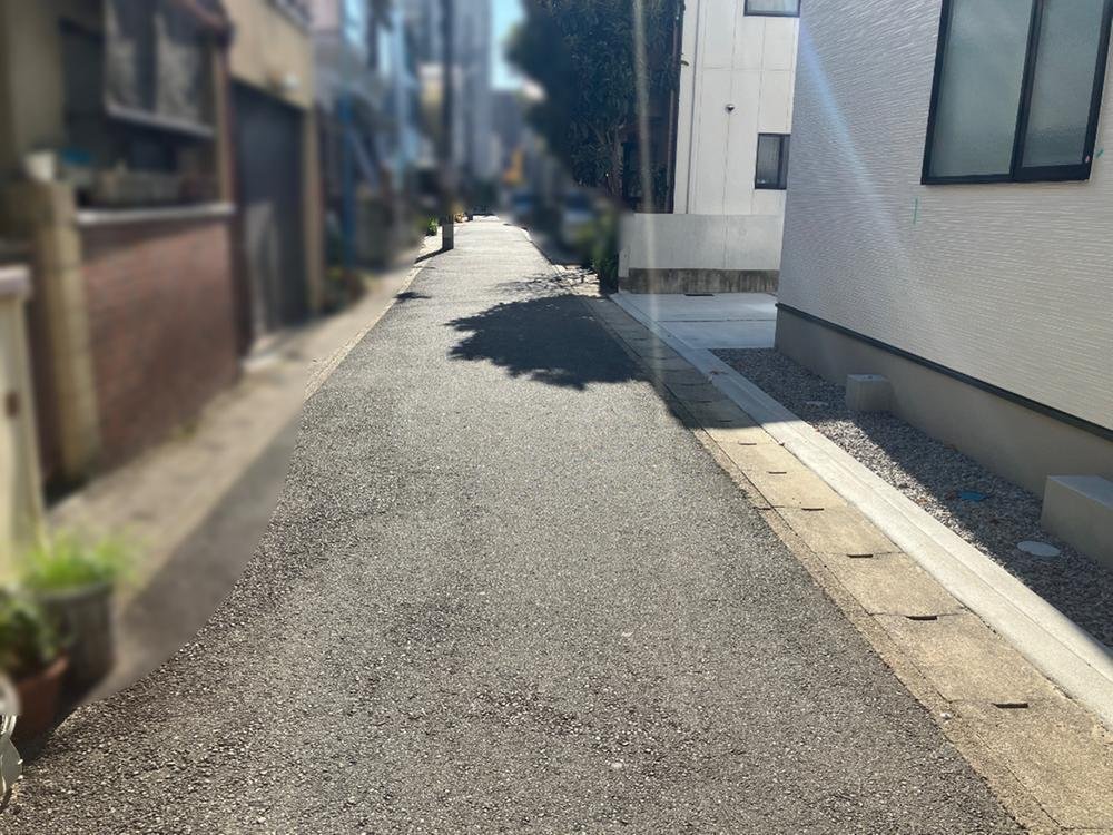 前面道路含む外観