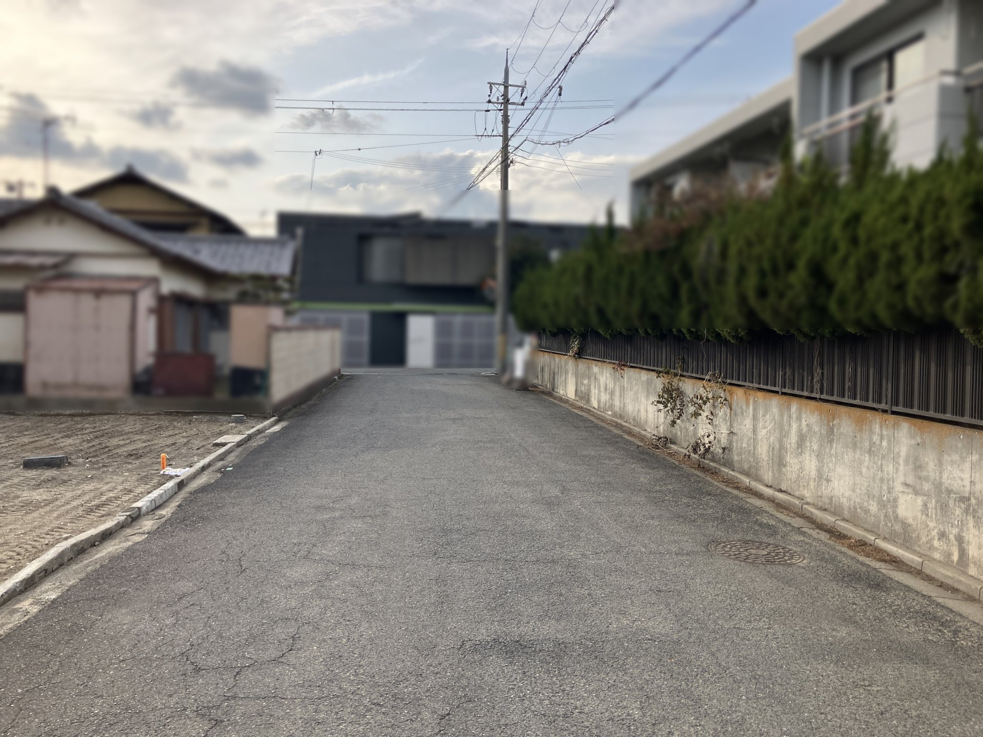 前面道路含む外観