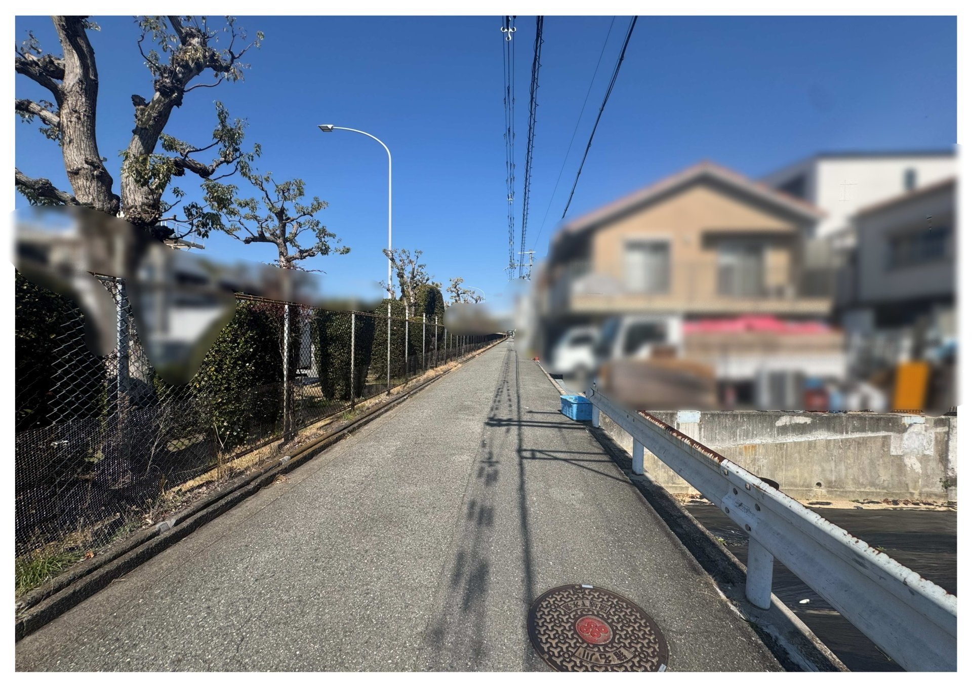 前面道路含む外観