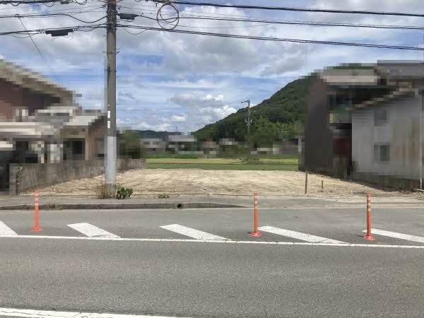 前面道路含む外観