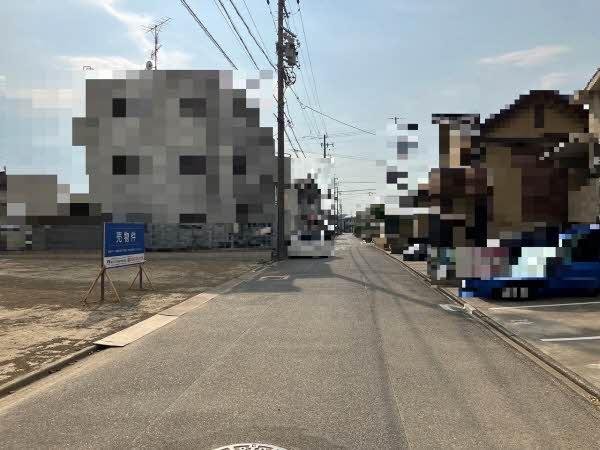 前面道路含む外観