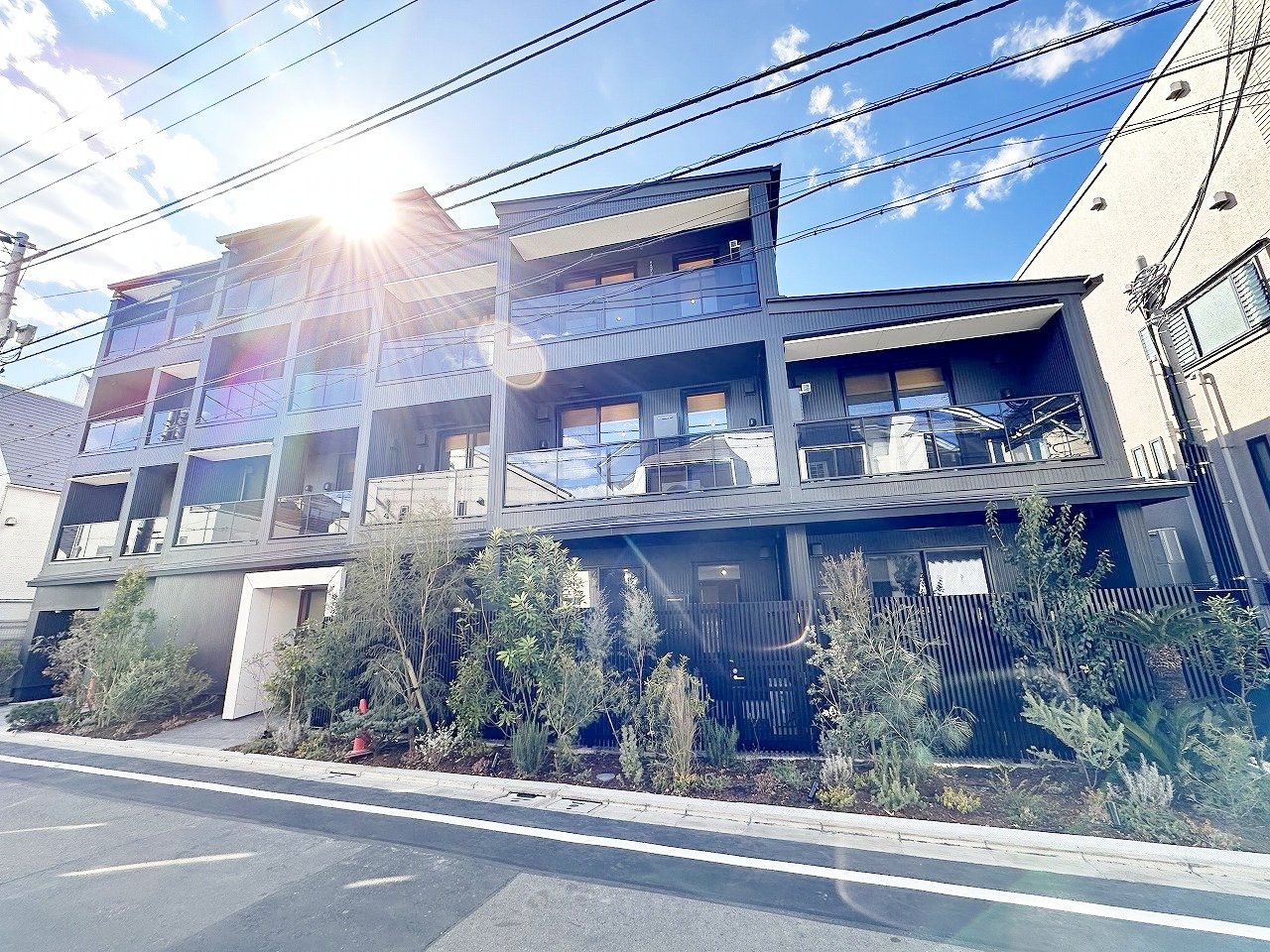 お部屋探しは株式会社 タウンハウジング までお気軽にお問合せ下さい。
クレジットカード決済・首都圏を中心直営143店舗 仲介件数全国2位の豊富な実績!諸費用・審査等・何でもご相談下さい。