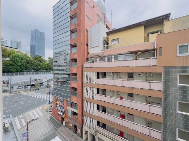 お部屋探しは株式会社 タウンハウジング までお気軽にお問合せ下さい。
クレジットカード決済・首都圏を中心直営143店舗 仲介件数全国2位の豊富な実績!諸費用・審査等・何でもご相談下さい。