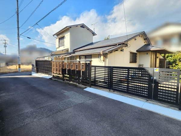 前面道路含む外観