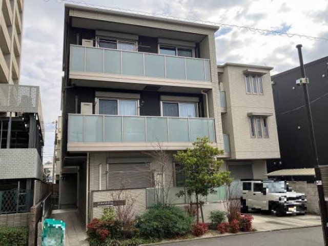 前面道路含む外観