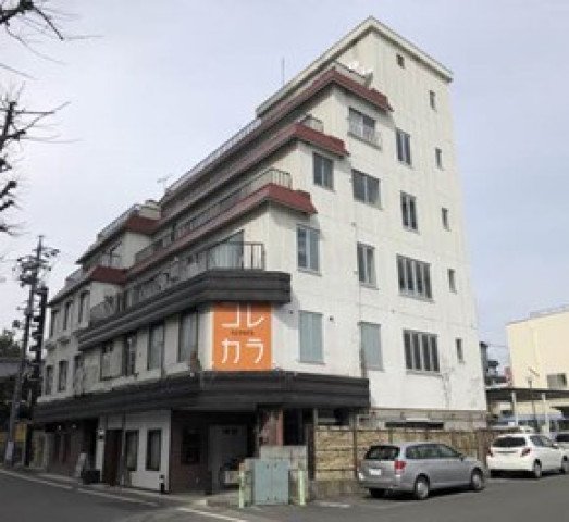 前面道路含む外観