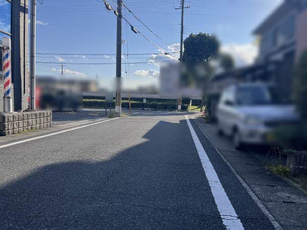 前面道路含む外観