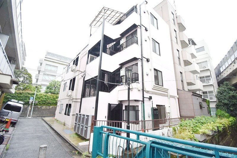 お部屋探しは株式会社 タウンハウジング までお気軽にお問合せ下さい。
クレジットカード決済・首都圏を中心直営143店舗 仲介件数全国2位の豊富な実績!諸費用・審査等・何でもご相談下さい。