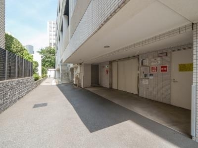 部屋探しは株式会社 タウンハウジング までお気軽にお問合せ下さい。
クレジットカード決済・首都圏を中心直営143店舗 仲介件数全国2位の豊富な実績!諸費用・審査等・何でもご相談下さい。