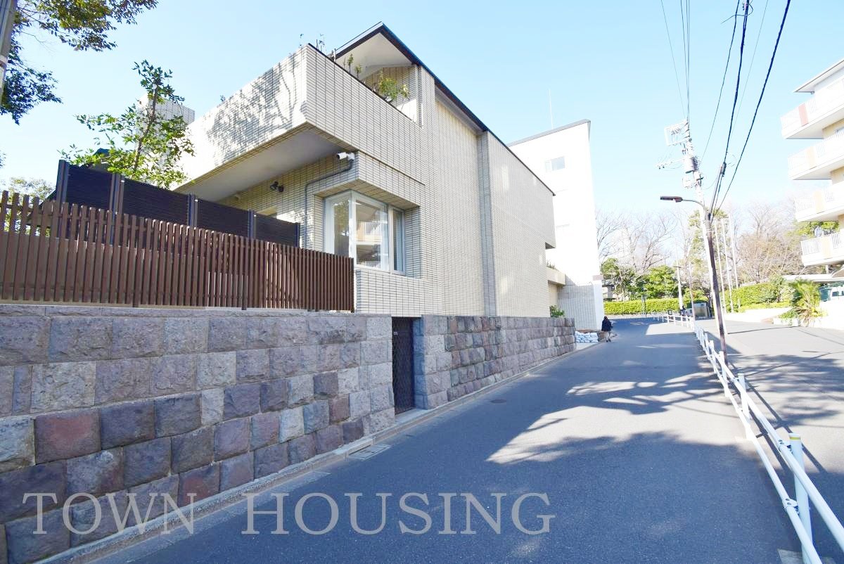 お部屋探しは株式会社 タウンハウジング までお気軽にお問合せ下さい。
クレジットカード決済・首都圏を中心直営143店舗 仲介件数全国2位の豊富な実績!諸費用・審査等・何でもご相談下さい。