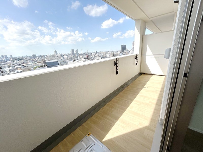 部屋探しは株式会社 タウンハウジング までお気軽にお問合せ下さい。
クレジットカード決済・首都圏を中心直営143店舗 仲介件数全国2位の豊富な実績!諸費用・審査等・何でもご相談下さい。