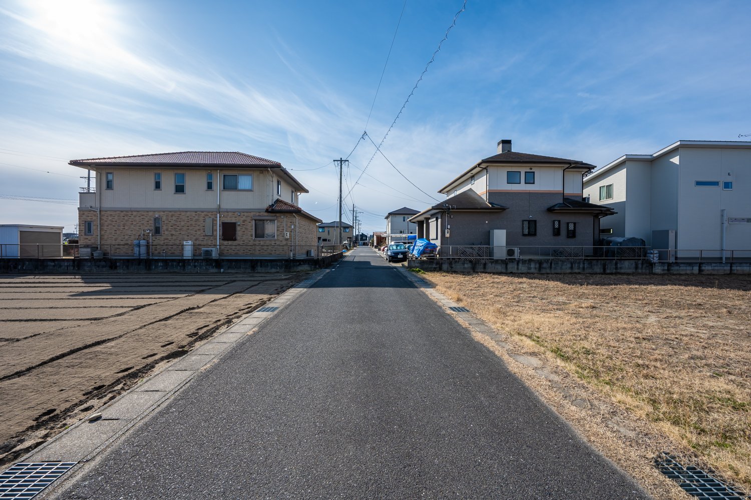 前面道路含む外観