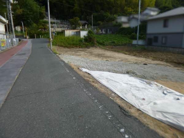 前面道路含む外観