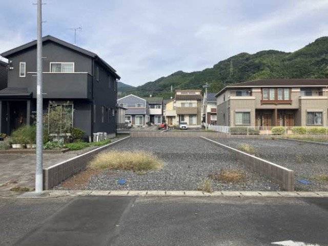前面道路含む外観