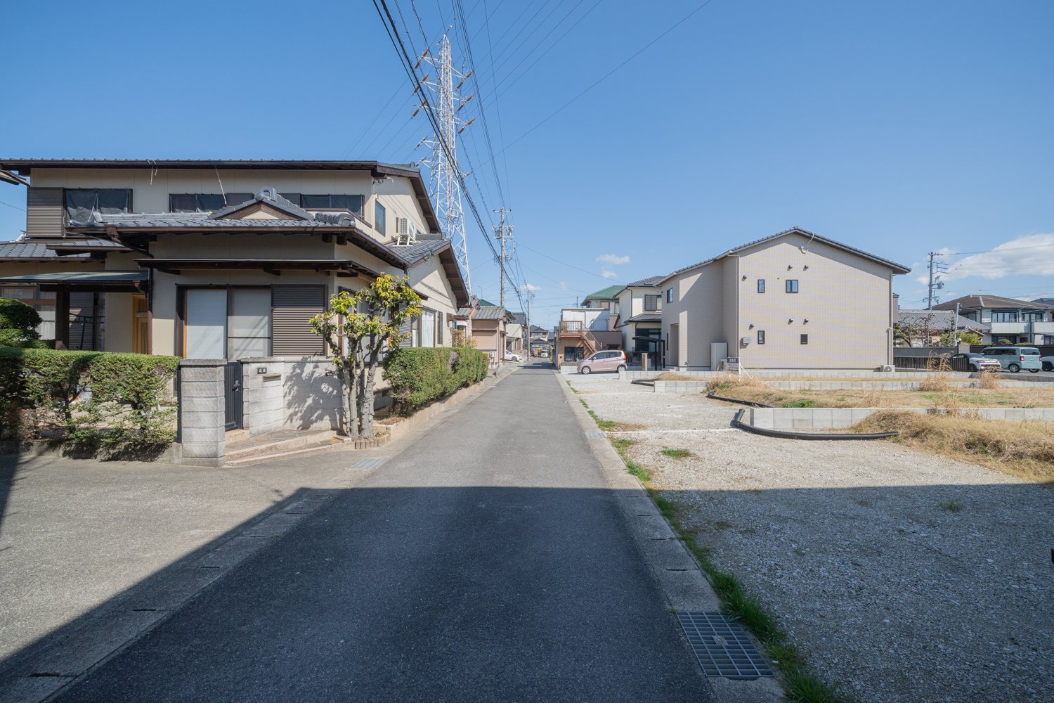 前面道路含む外観
