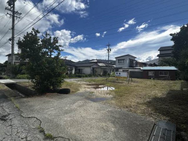 前面道路含む外観