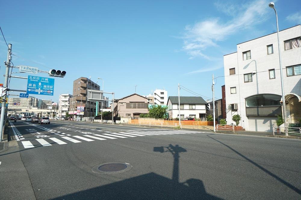 前面道路含む外観