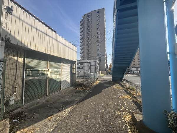 前面道路含む外観