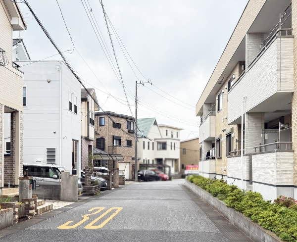 前面道路含む外観