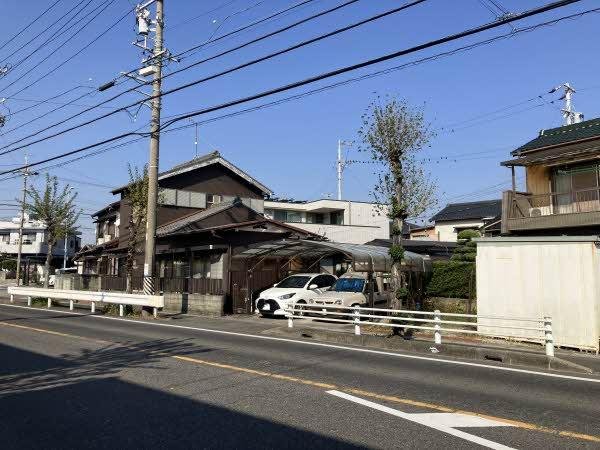 前面道路含む外観