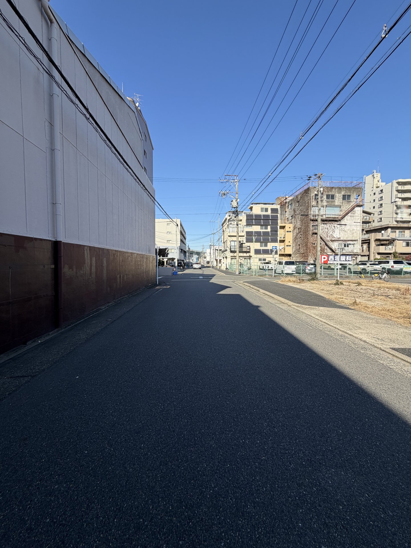 前面道路含む外観
