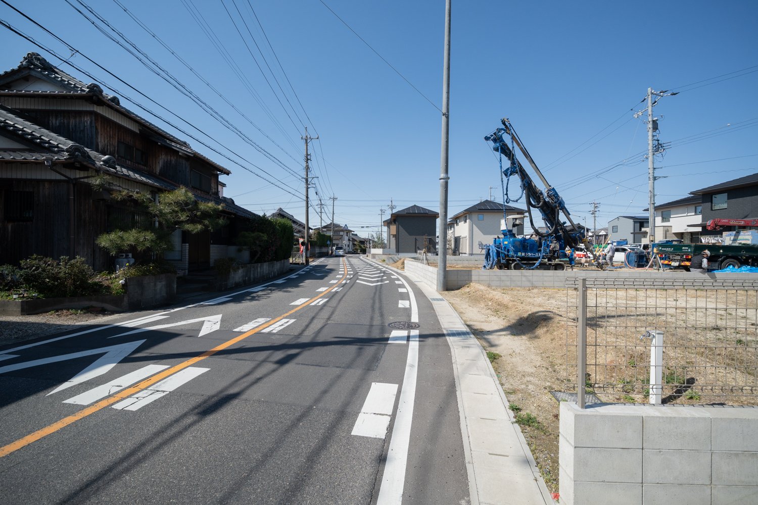 前面道路含む外観