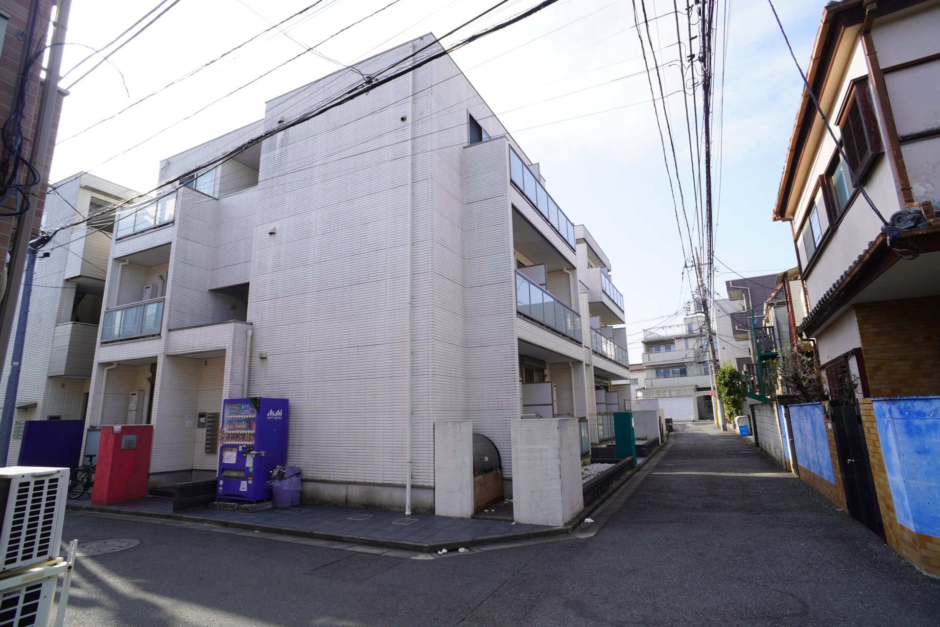 前面道路含む外観