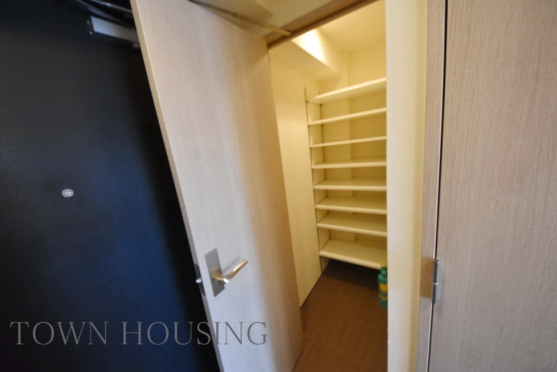 タウンハウジングレジデンス事業部 恵比寿店・赤坂店までお問合せ下さい。