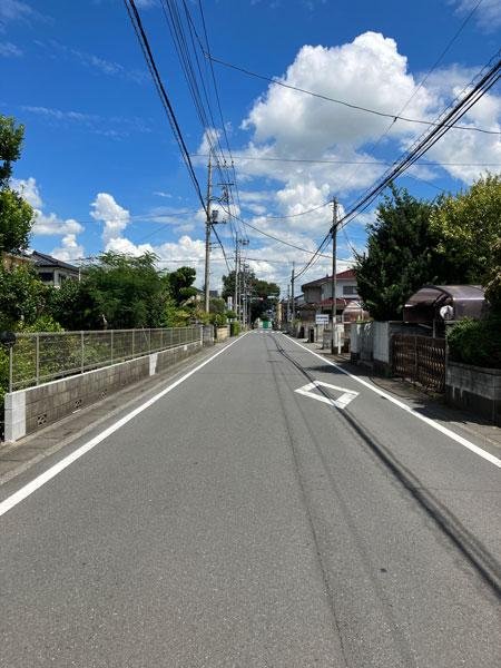 前面道路含む外観