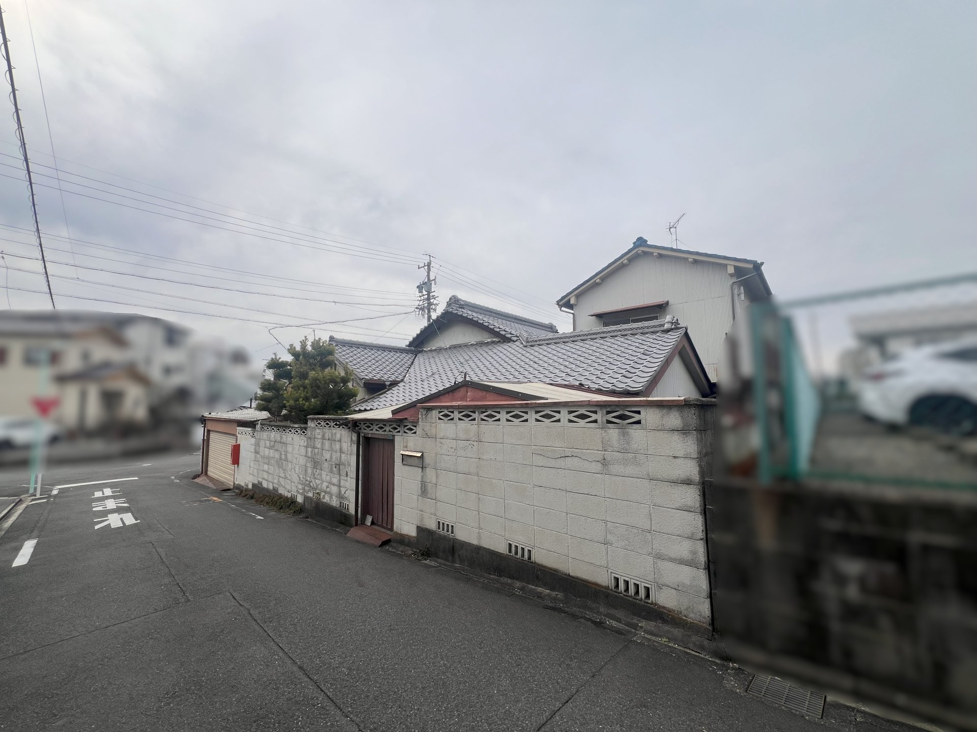 前面道路含む外観