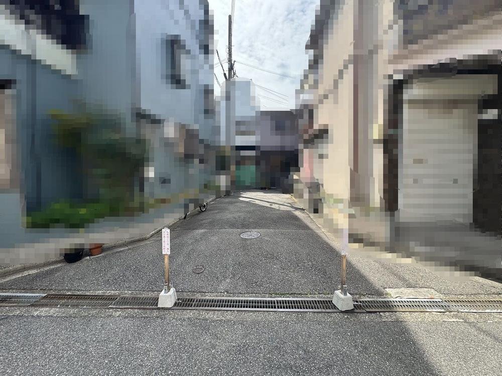 前面道路含む外観