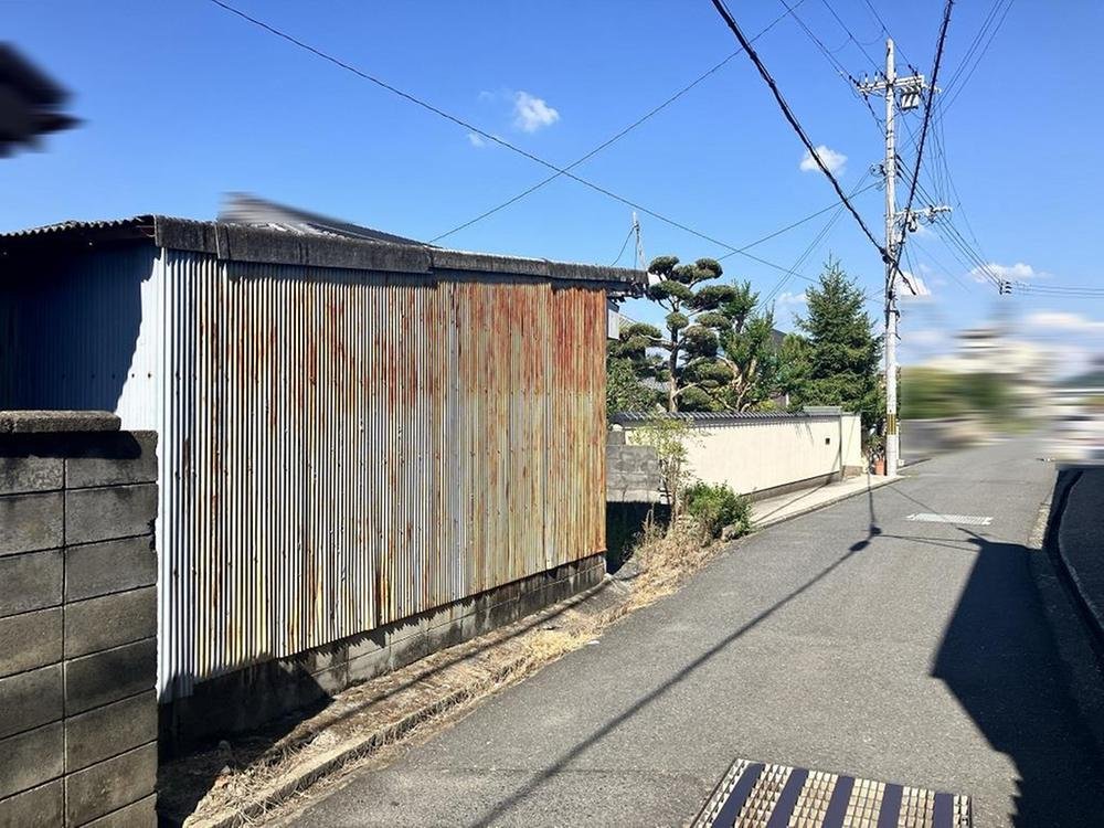 前面道路含む外観