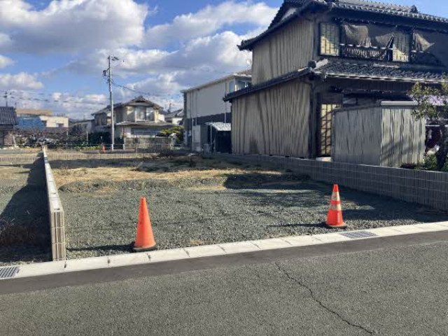 前面道路含む外観