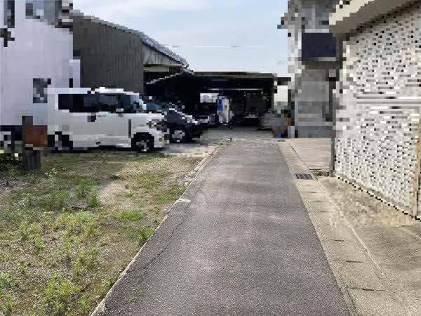 前面道路含む外観