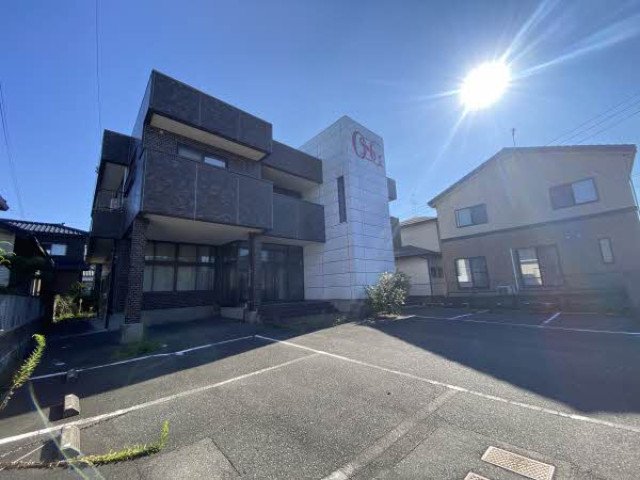 前面道路含む外観