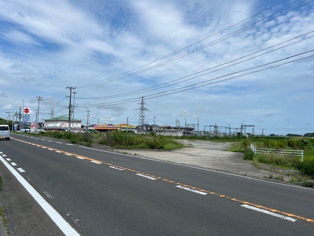 前面道路含む外観