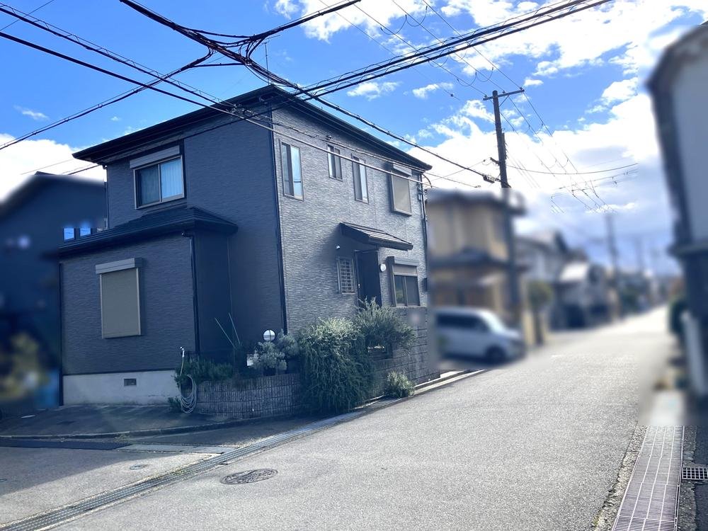 前面道路含む外観