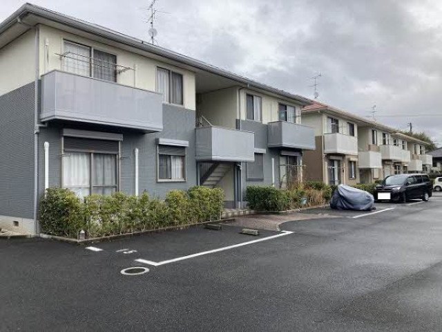 前面道路含む外観