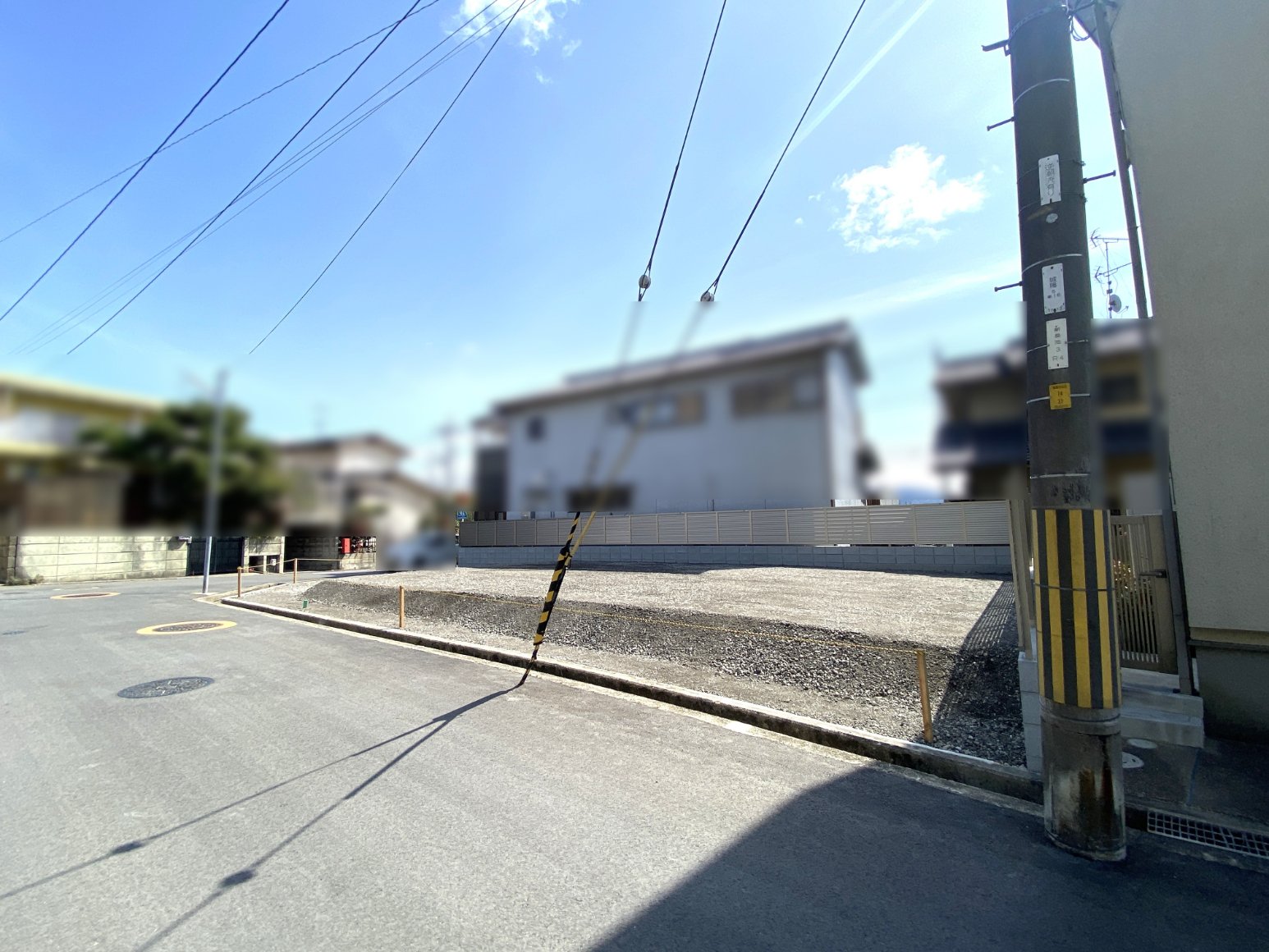 前面道路含む外観