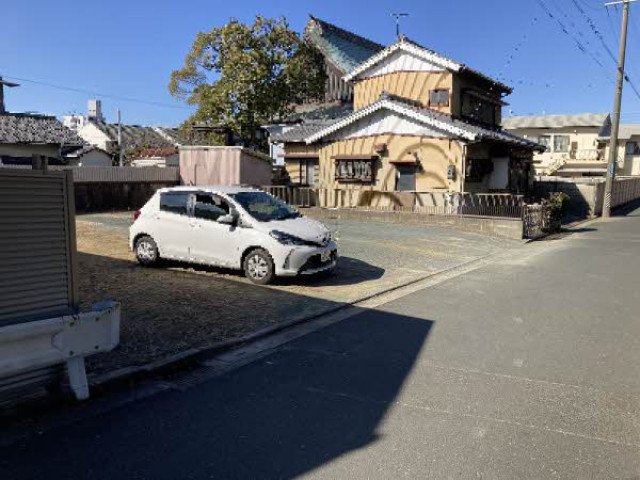 前面道路含む外観