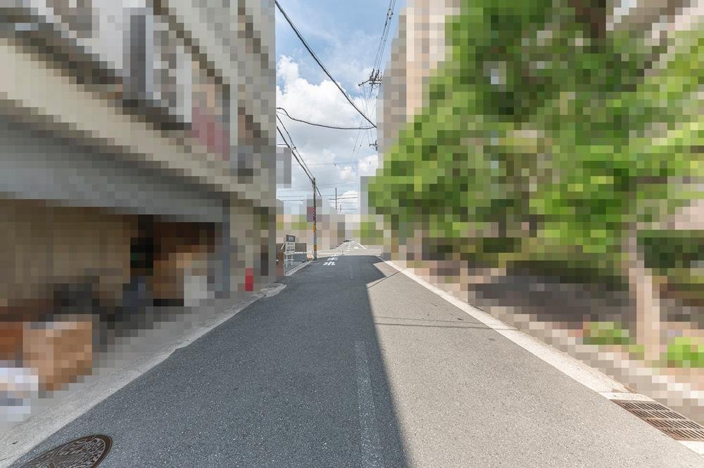 前面道路含む外観