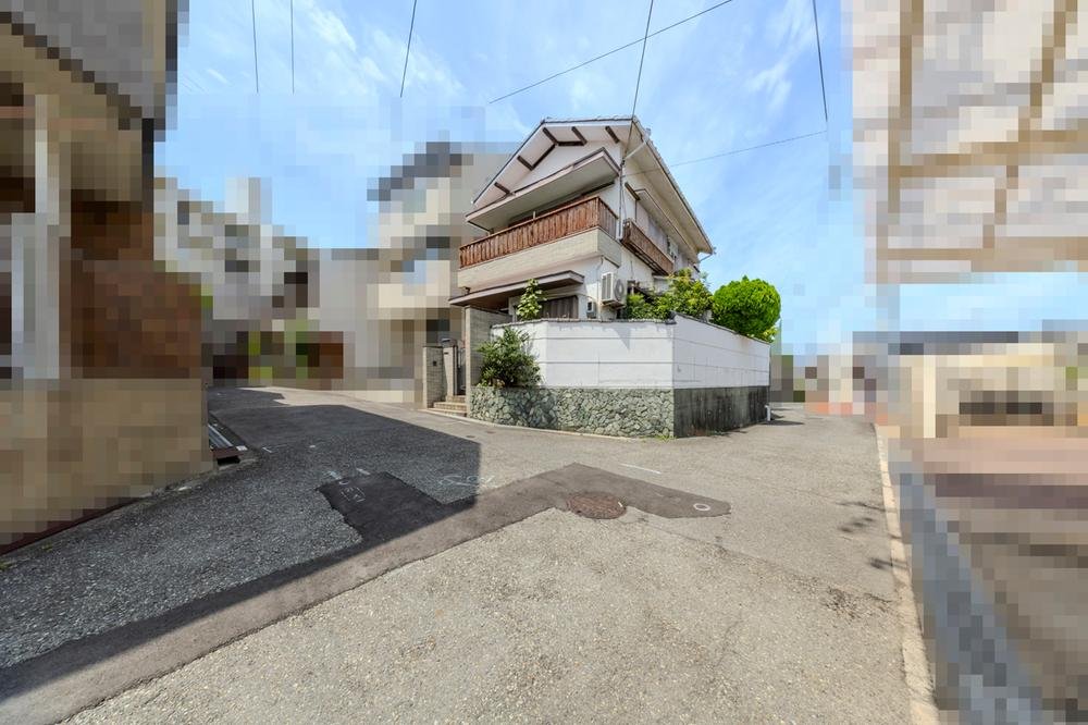 前面道路含む外観