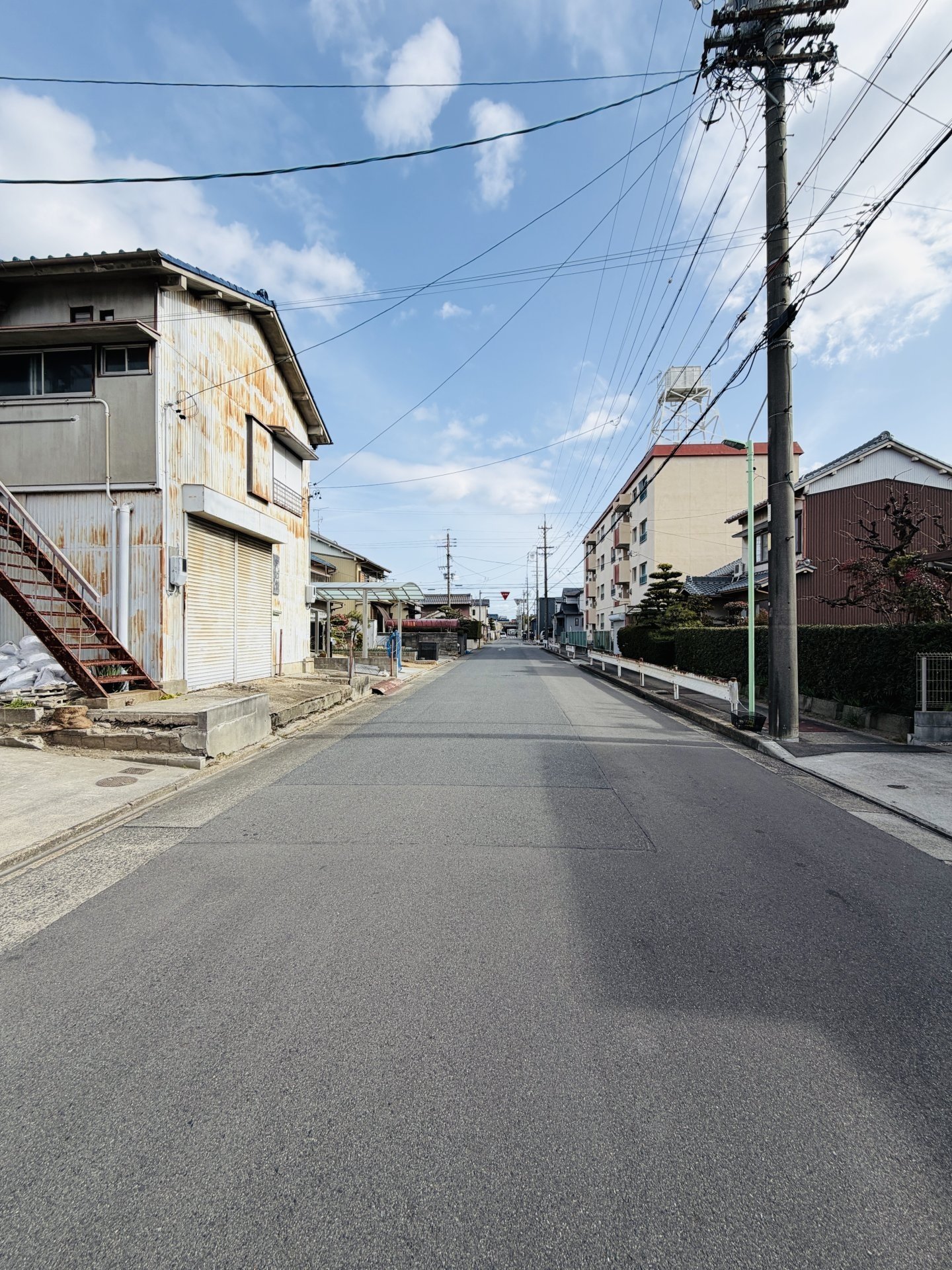 前面道路含む外観