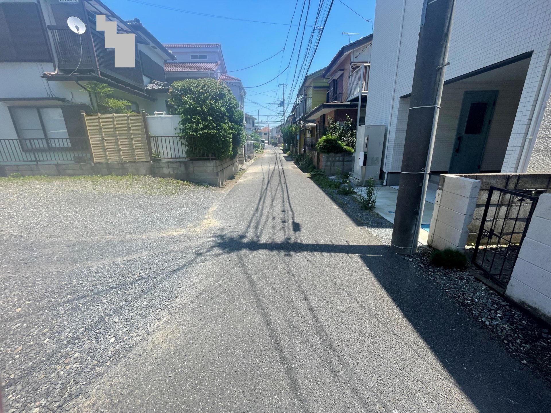 前面道路含む外観