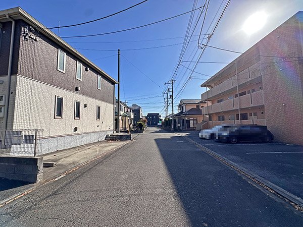 前面道路含む外観