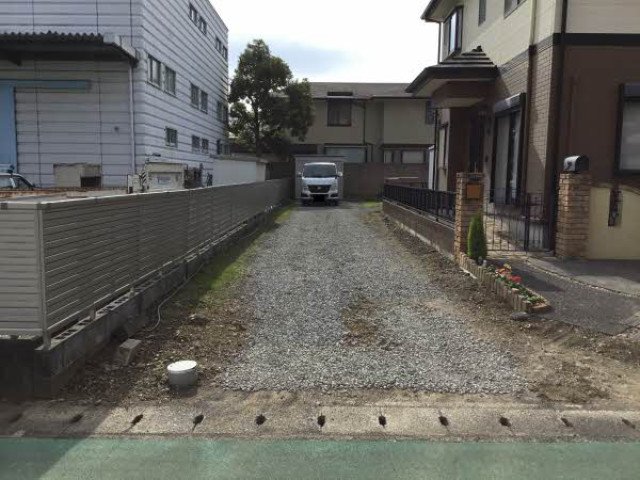 前面道路含む外観