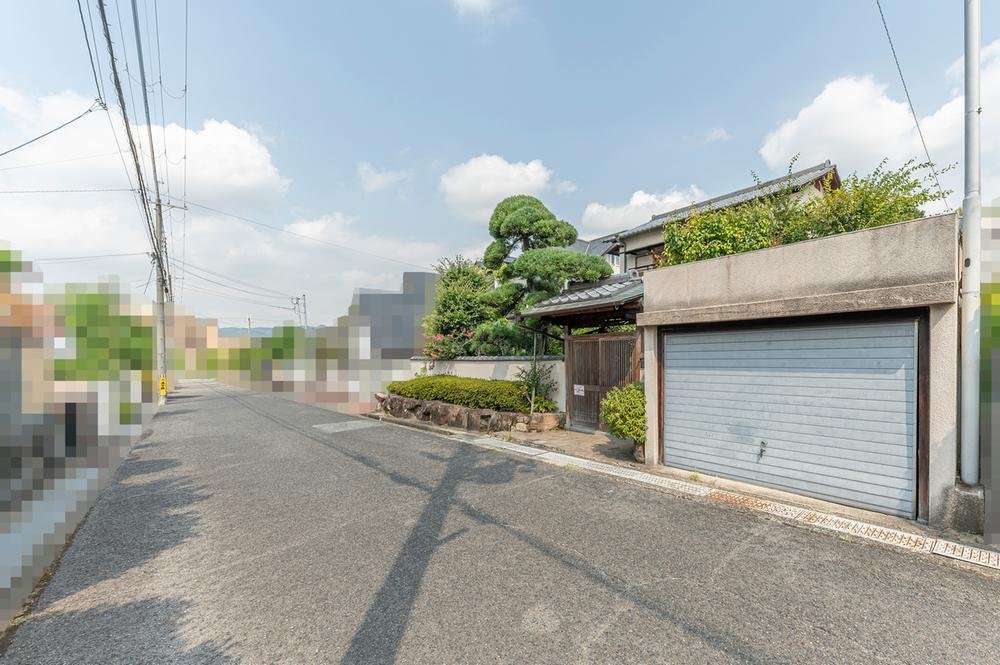 前面道路含む外観