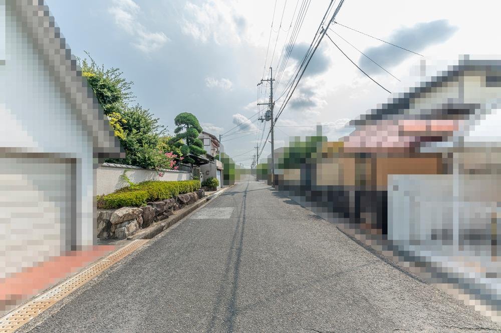 前面道路含む外観