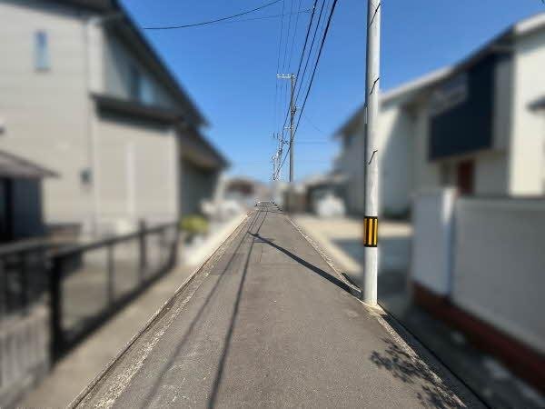 前面道路含む外観